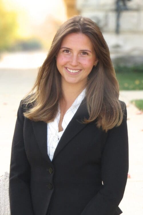 Elizabeth Glueckert, Investment Analyst, Fort Sheridan Advisors